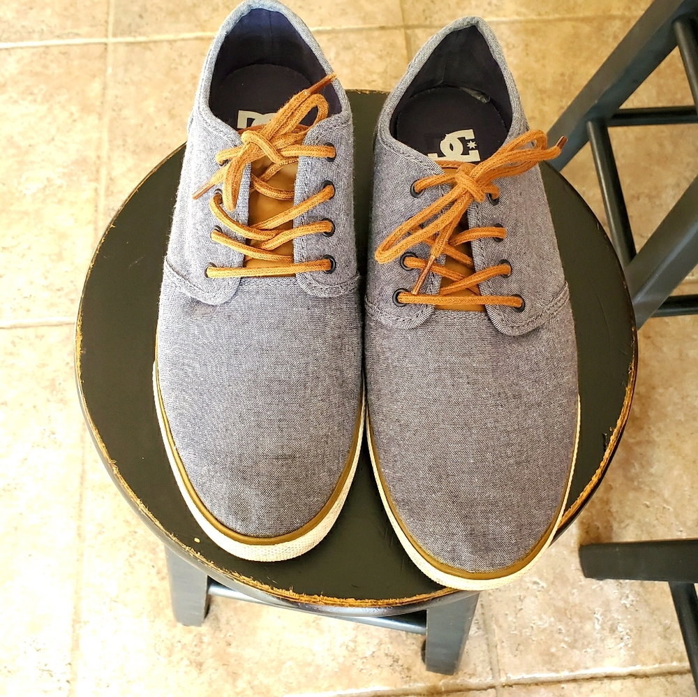 DC casual loafers